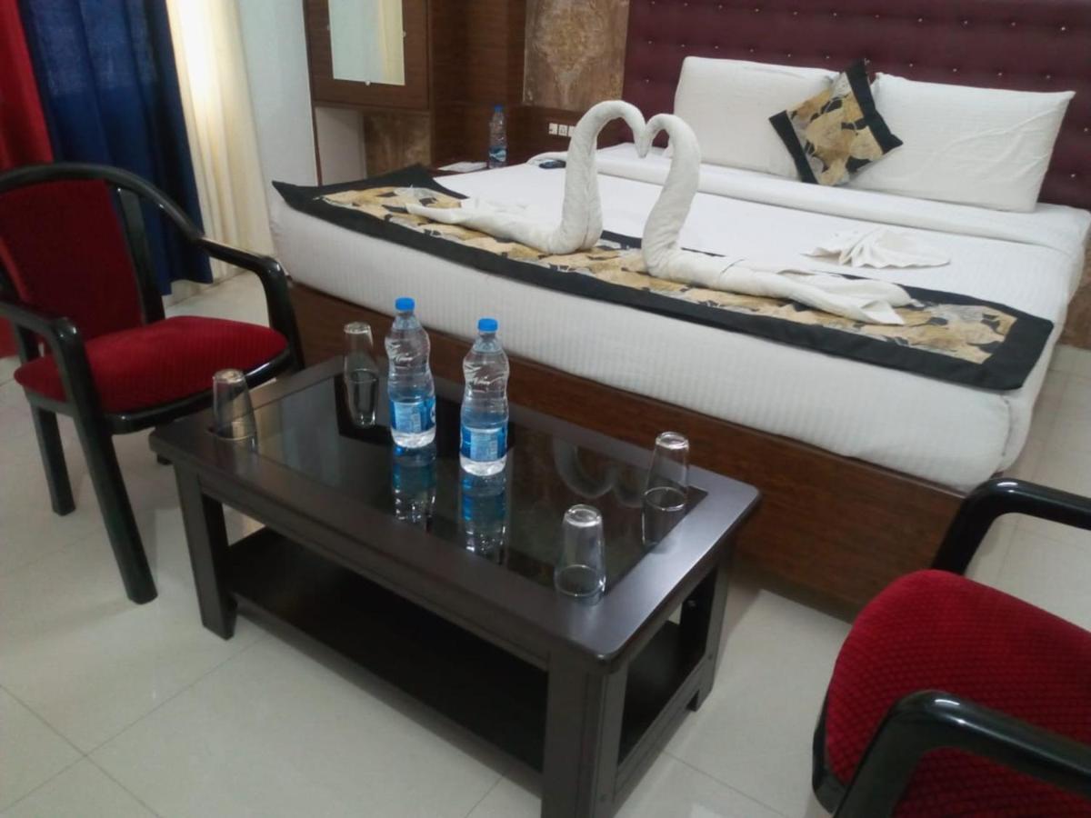 Hotel Wisdom Celebration Motihari Bagian luar foto