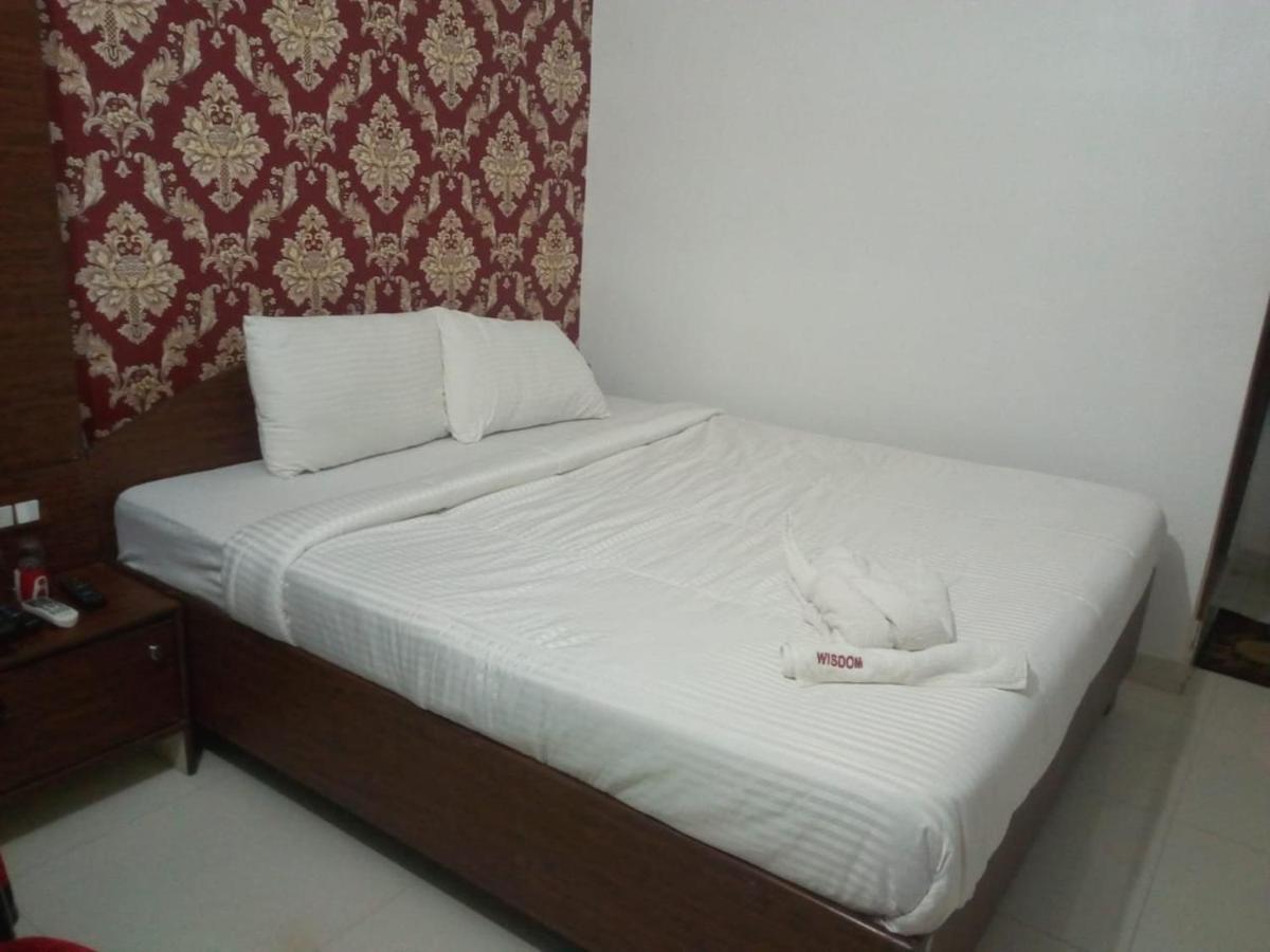 Hotel Wisdom Celebration Motihari Bagian luar foto