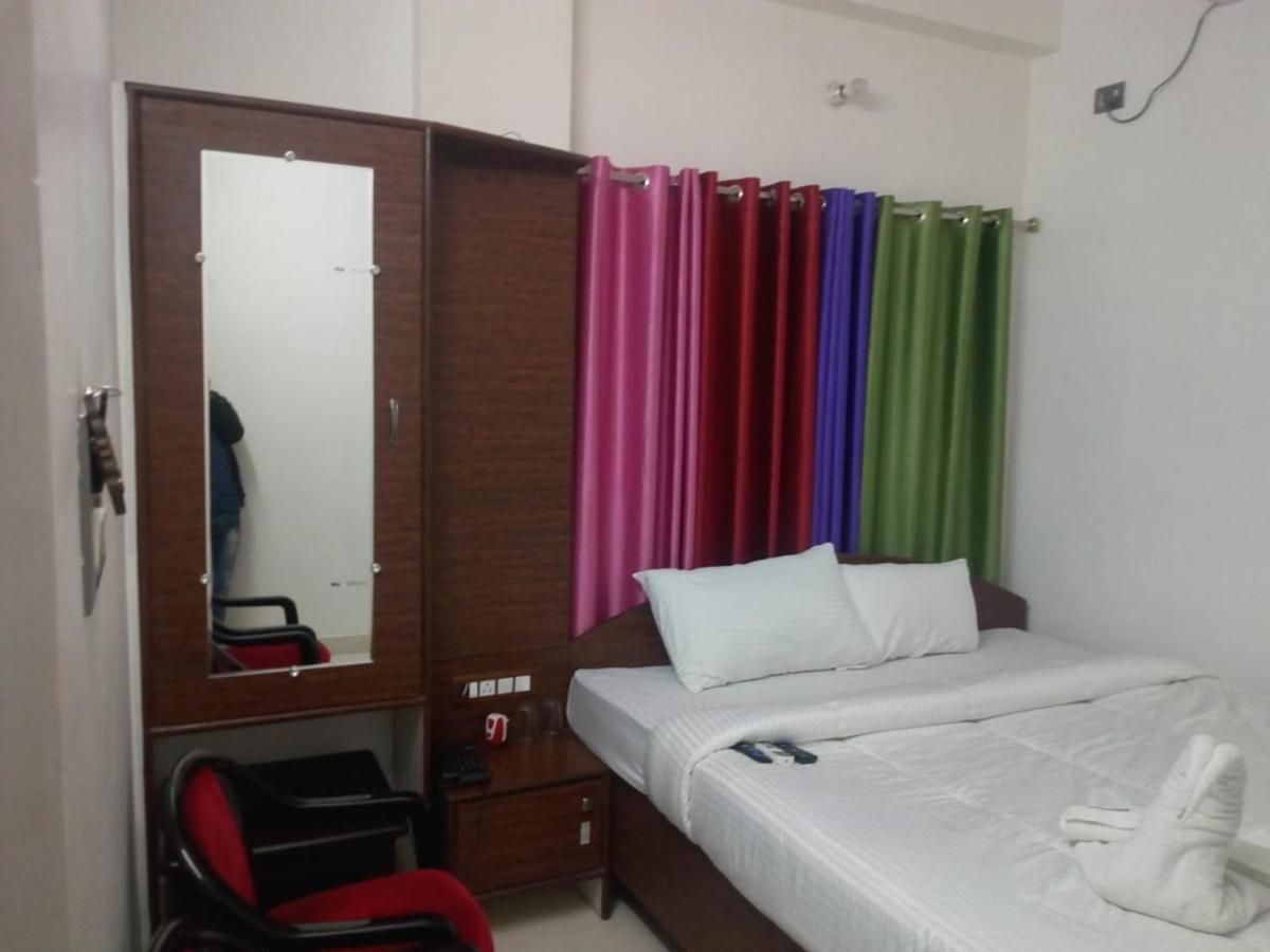 Hotel Wisdom Celebration Motihari Bagian luar foto