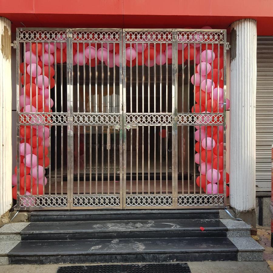 Hotel Wisdom Celebration Motihari Bagian luar foto