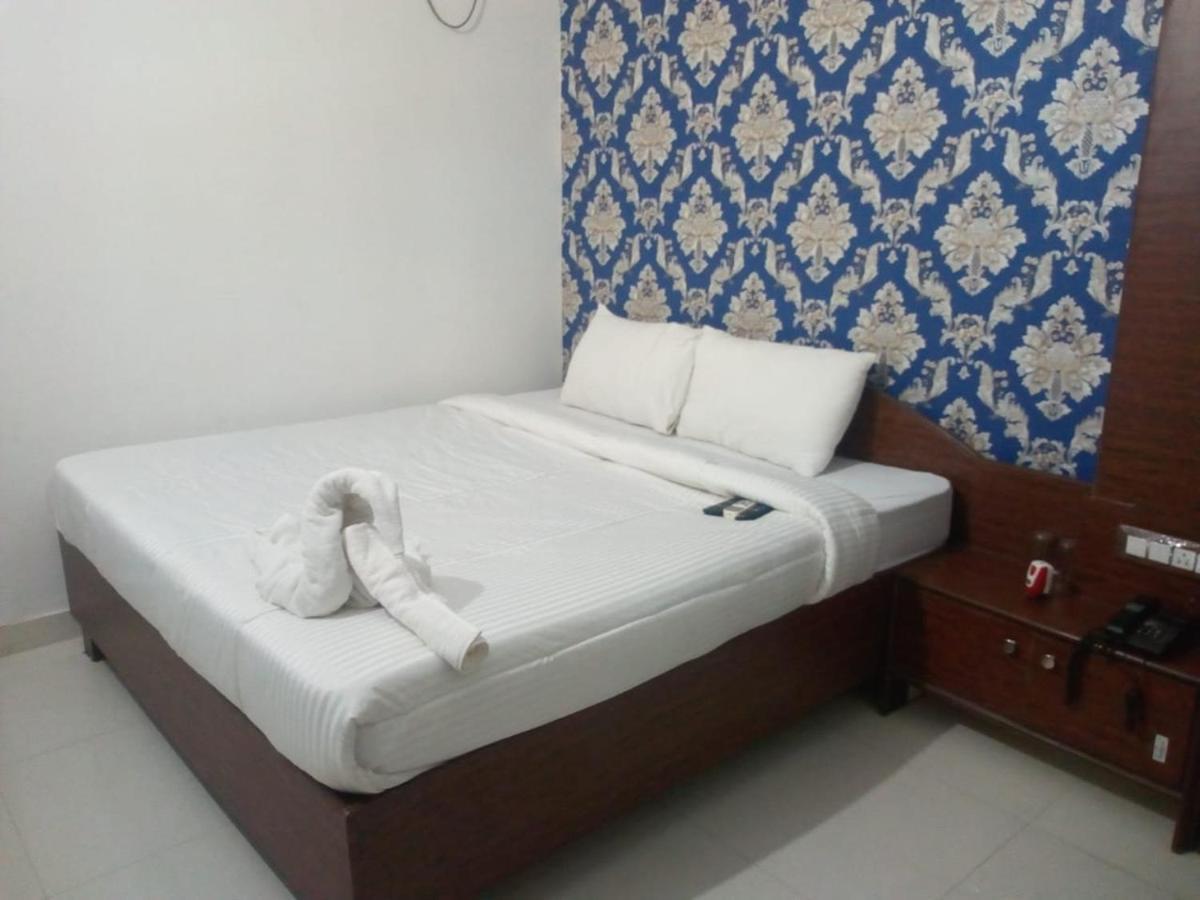 Hotel Wisdom Celebration Motihari Bagian luar foto